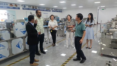 Últimas noticias de la empresa sobre Contrato exitoso con un cliente americano: $150,000 de orden para máquinas automáticas de pan asegurado